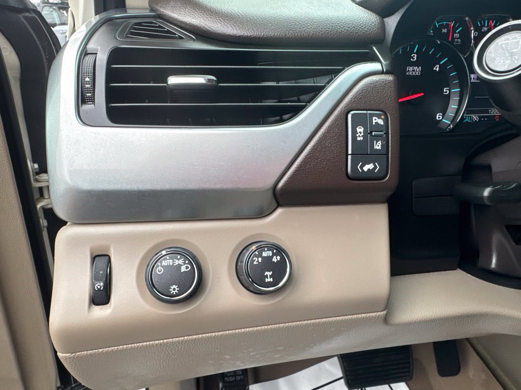 Used 2015 Chevrolet Tahoe LT AWD/4WD image 34