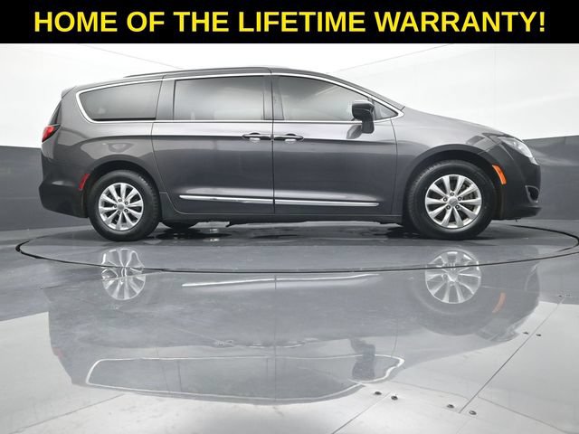 Used 2018 Chrysler Pacifica Touring-L Plus FWD image 61