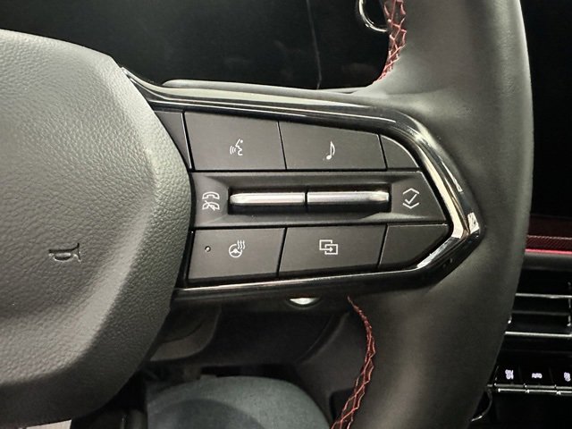 Used 2024 Chevrolet Traverse RS image 18