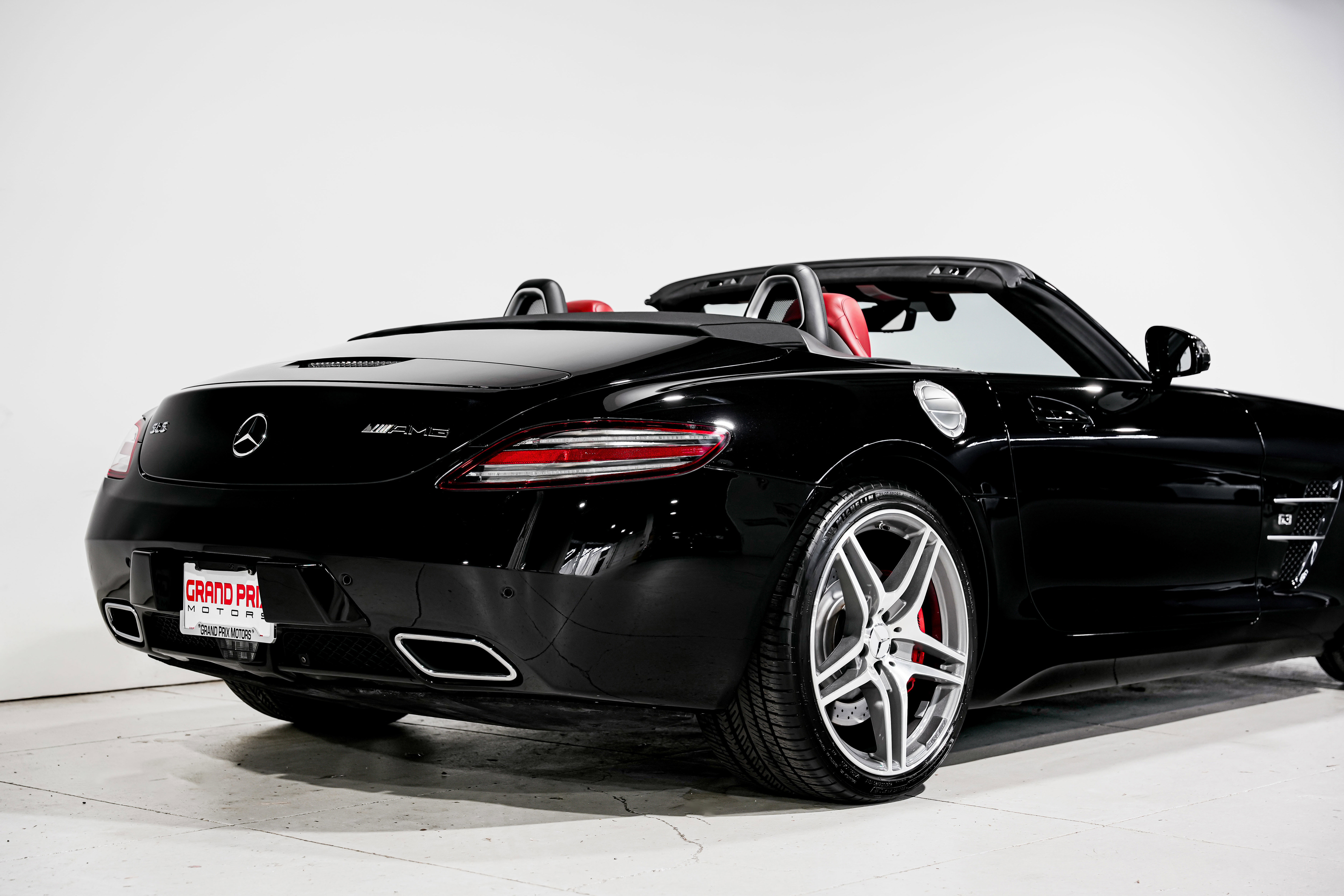 Used 2012 Mercedes-Benz SLS AMG Roadster image 32