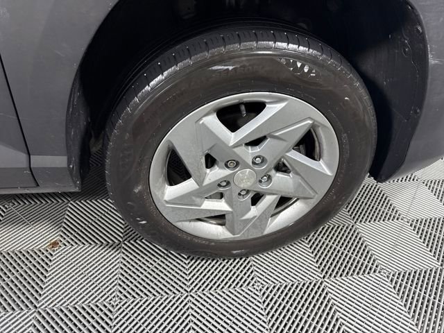 Used 2025 Hyundai Kona SE image 11