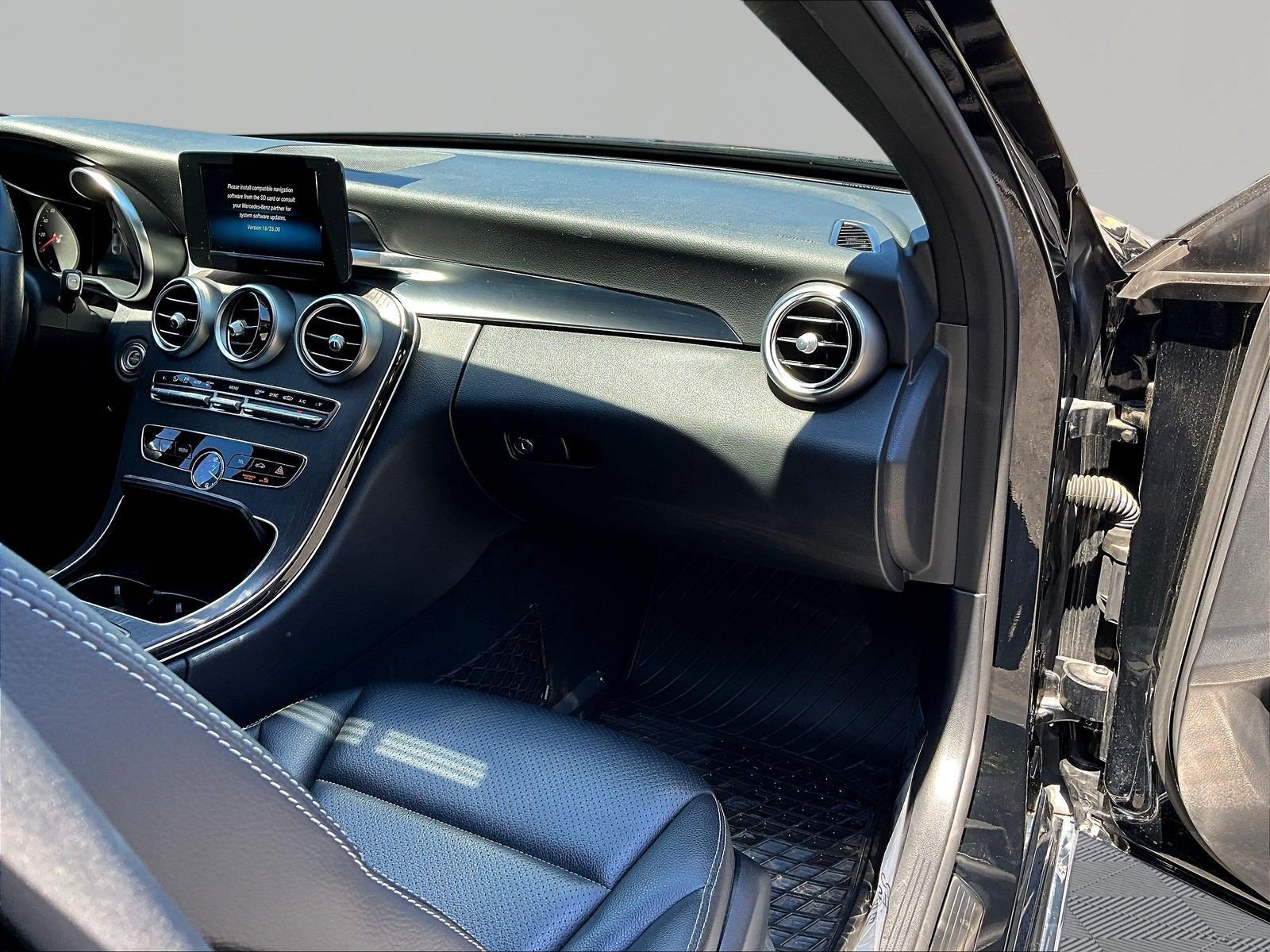 Used 2019 Mercedes-Benz C 300 4MATIC Sedan image 25