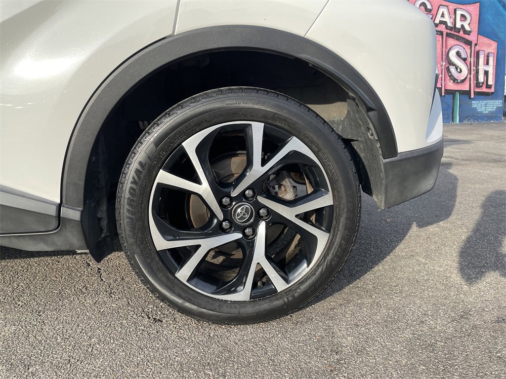 Used 2019 Toyota C-HR Limited image 10