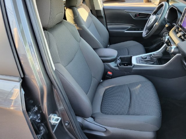Used 2024 Toyota RAV4 LE AWD/4WD image 18