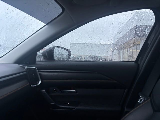 Used 2025 MAZDA CX-50 AWD 2.5 Hybrid w/ Premium Pkg image 14