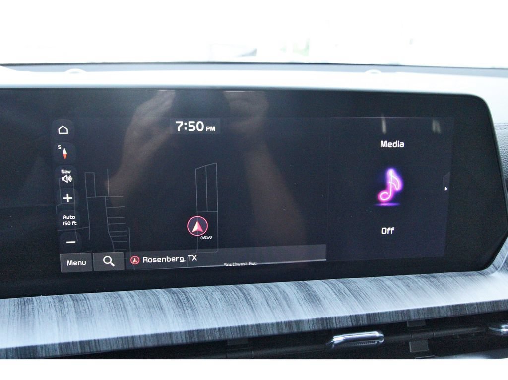 Used 2025 Kia Telluride EX w/ EX Captain's Chair Package FWD image 17