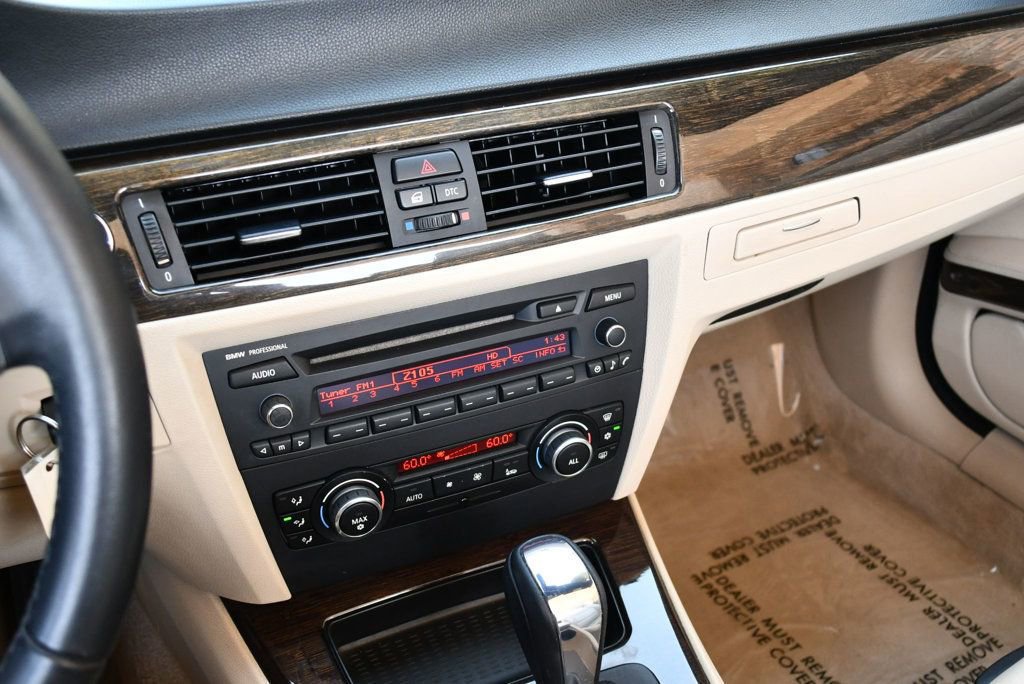 Used 2011 BMW 328i Convertible image 13