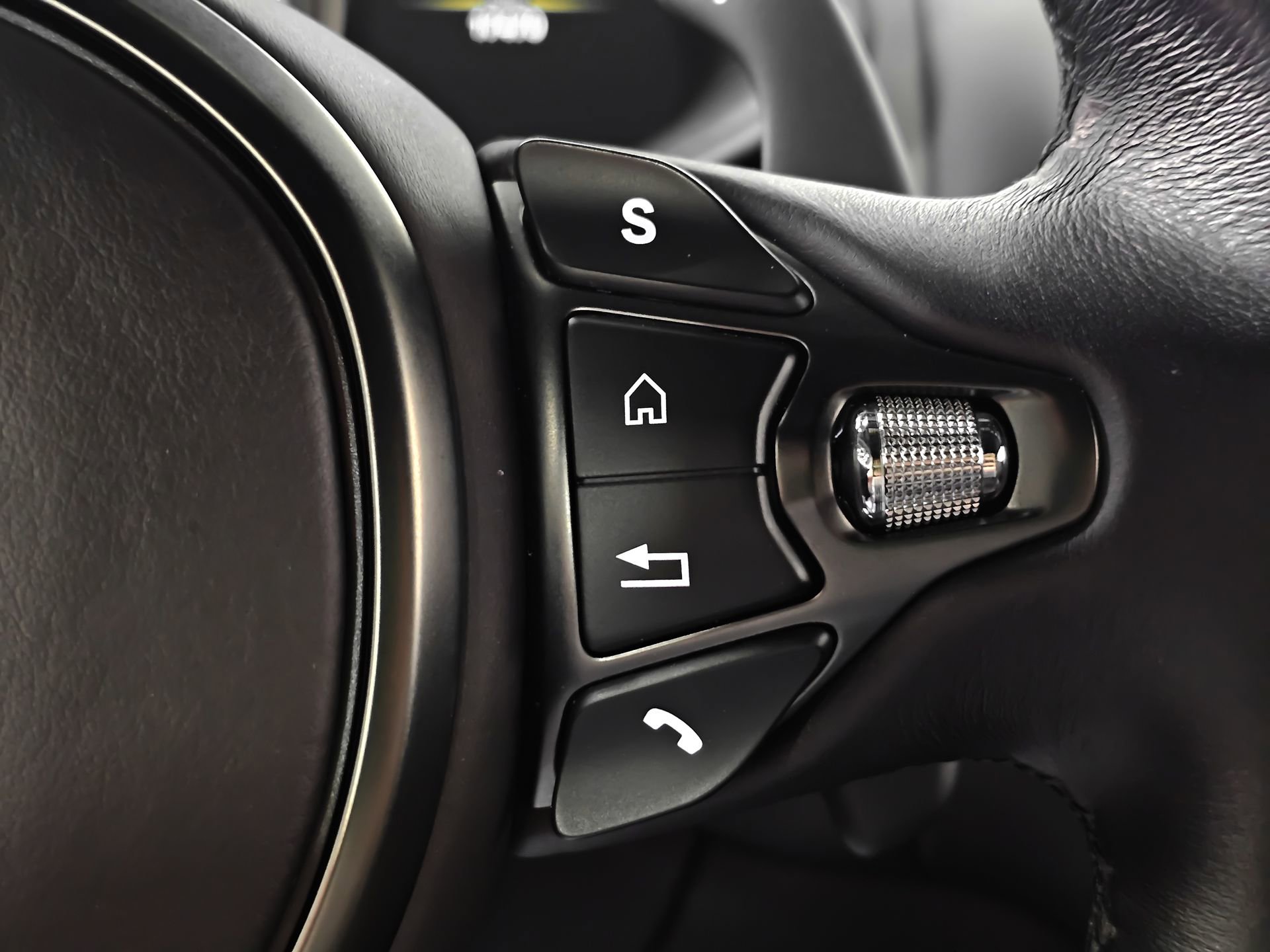 Used 2017 Aston Martin DB11 V12 image 31