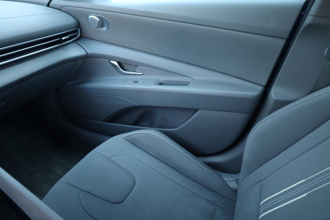 Used 2023 Hyundai Elantra SEL image 16