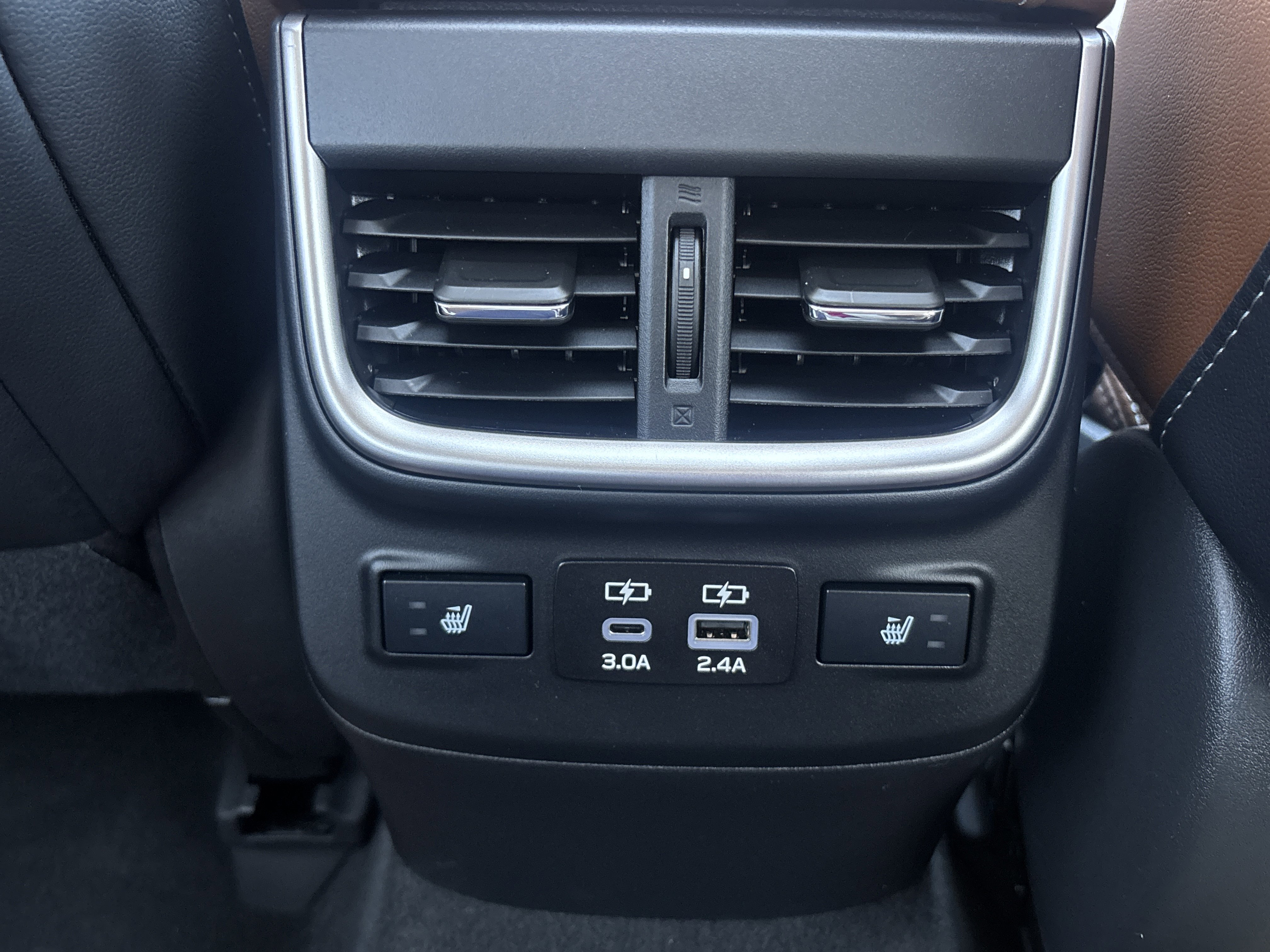 Certified 2024 Subaru Outback Touring AWD/4WD image 16