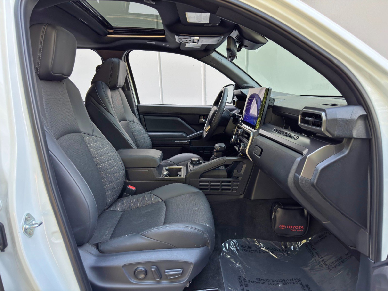 Used 2024 Toyota Tacoma TRD Sport w/ TRD Sport Premium Package AWD/4WD image 16