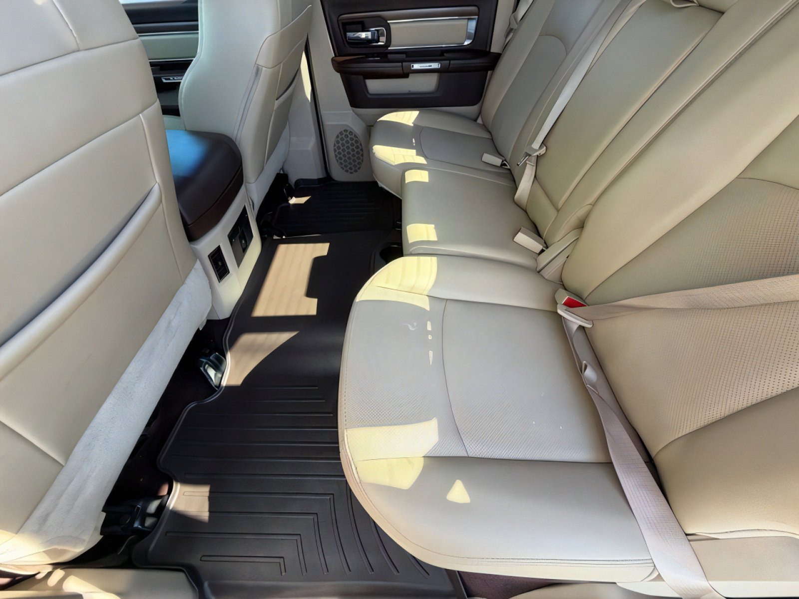 Used 2017 RAM 1500 Laramie w/ Convenience Group image 12