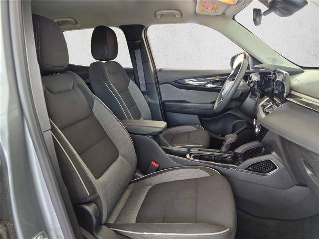 Used 2025 Chevrolet TrailBlazer LT FWD image 18