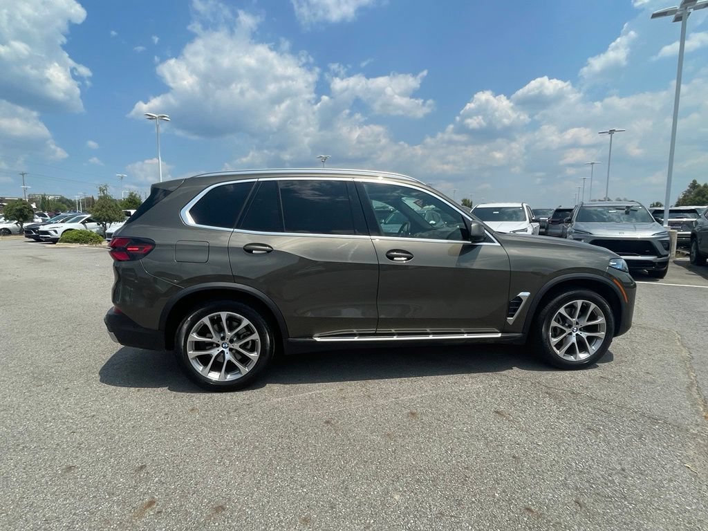Used 2026 BMW X5 xDrive40i AWD/4WD image 3