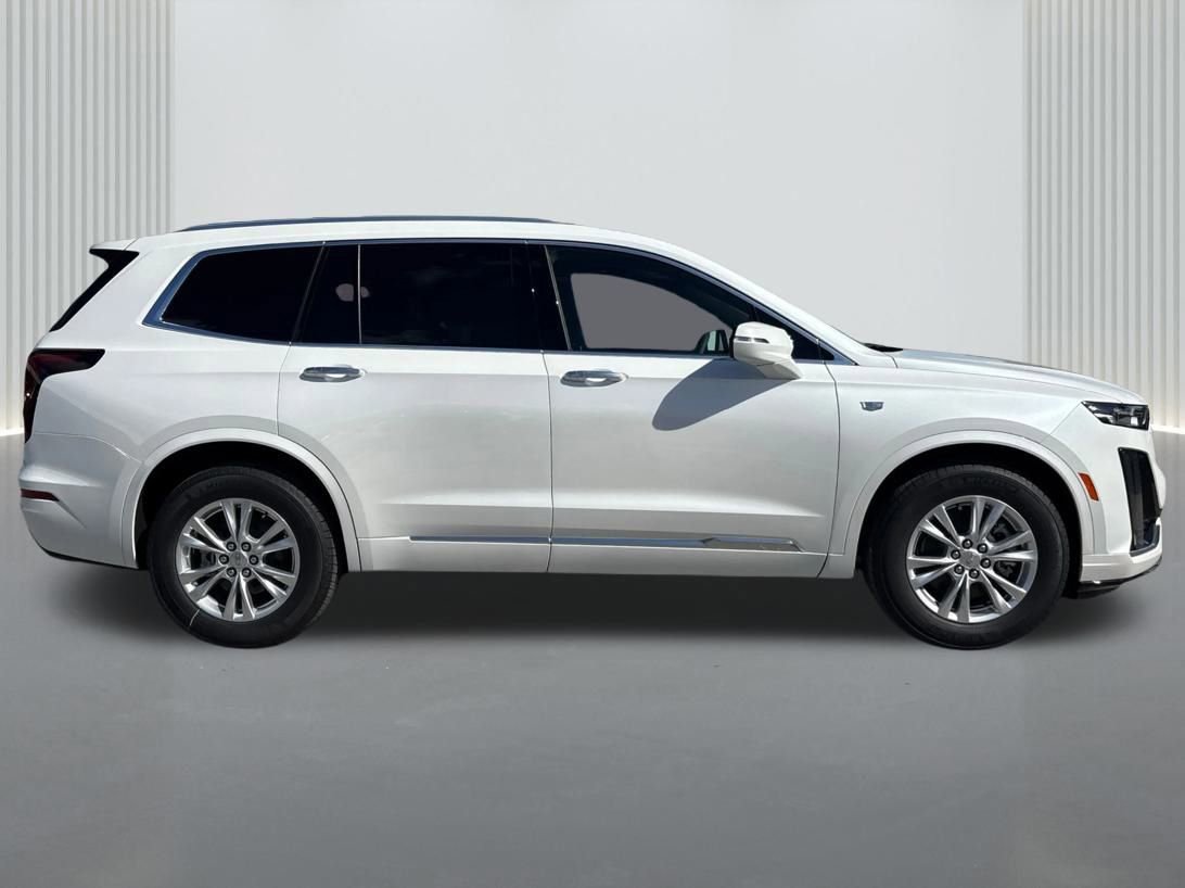 New 2025 Cadillac XT6 Luxury image 4