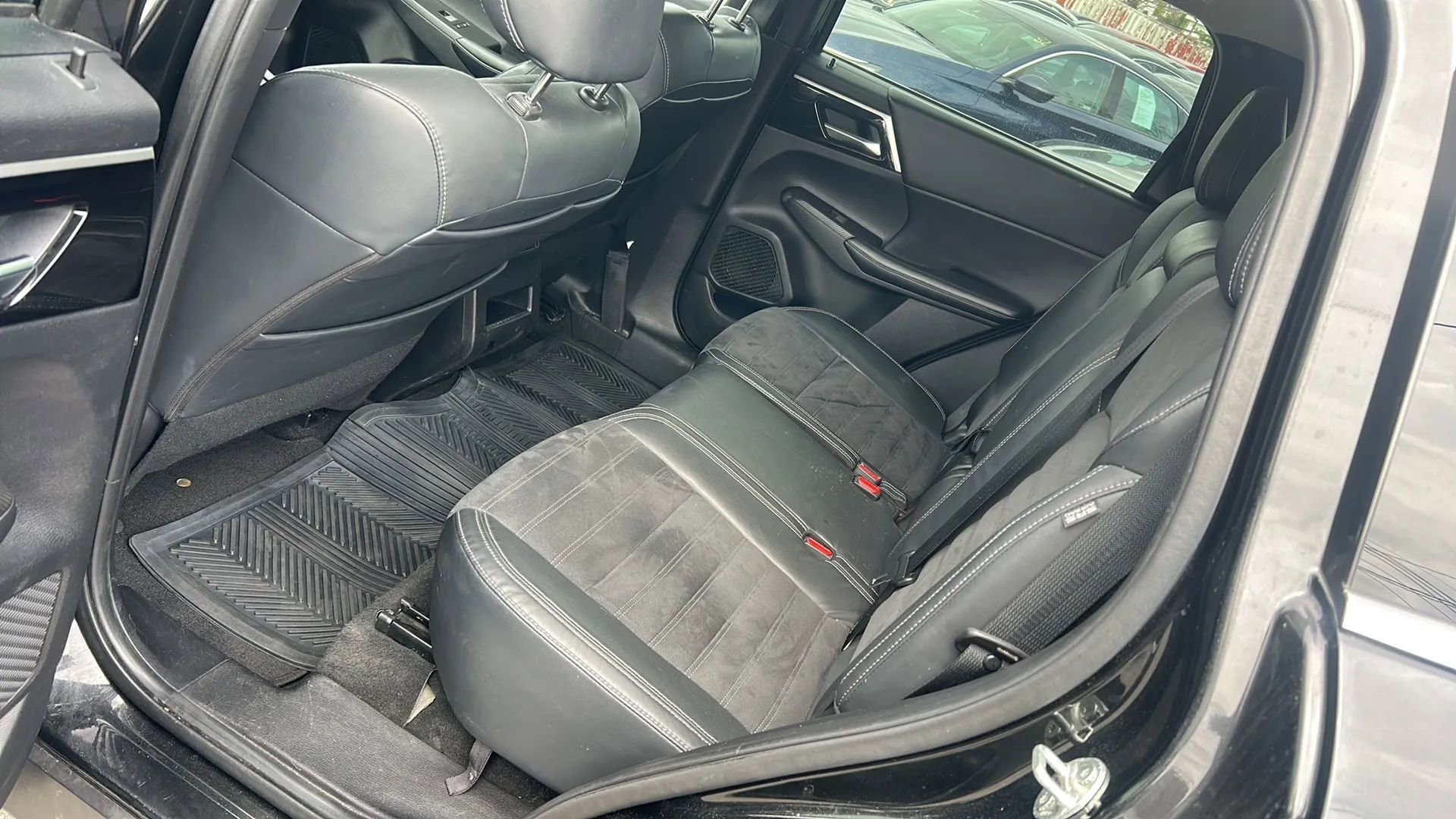 Used 2022 Mitsubishi Outlander SEL Black Edition AWD/4WD image 12