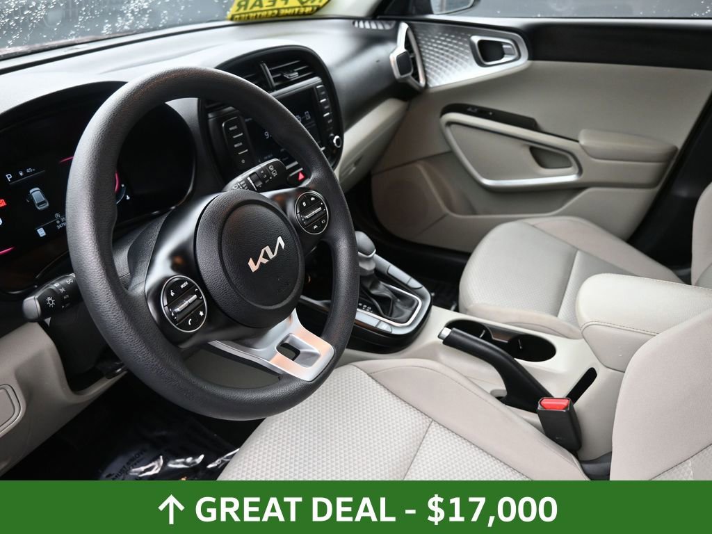 Used 2025 Kia Soul LX w/ LX Technology Package image 32