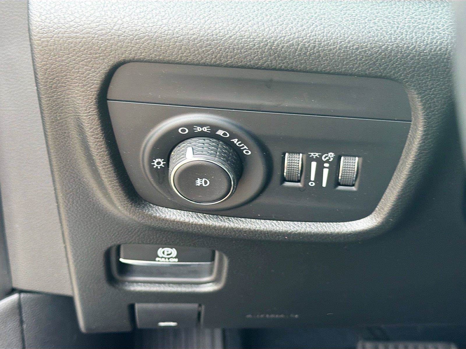 Used 2023 Jeep Grand Cherokee L Summit w/ Advanced Protech Group IV AWD/4WD image 37