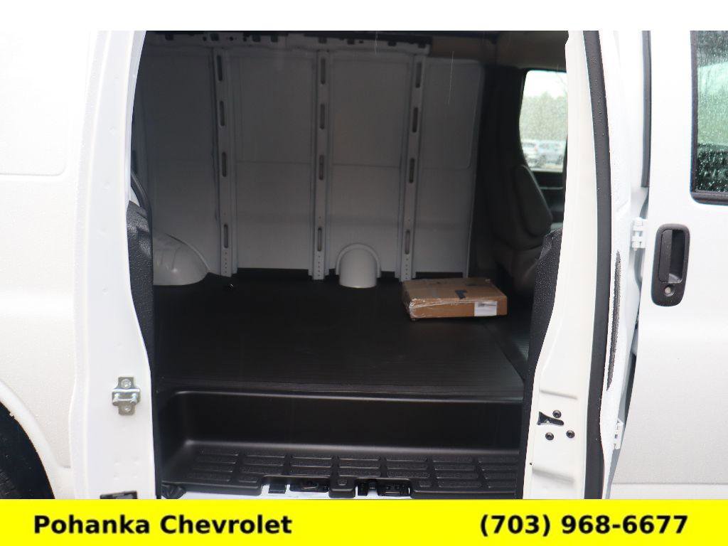New 2026 Chevrolet Express 3500 RWD image 20
