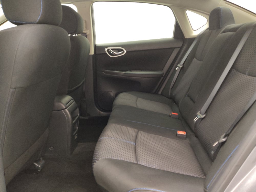 Used 2019 Nissan Sentra SR FWD image 18