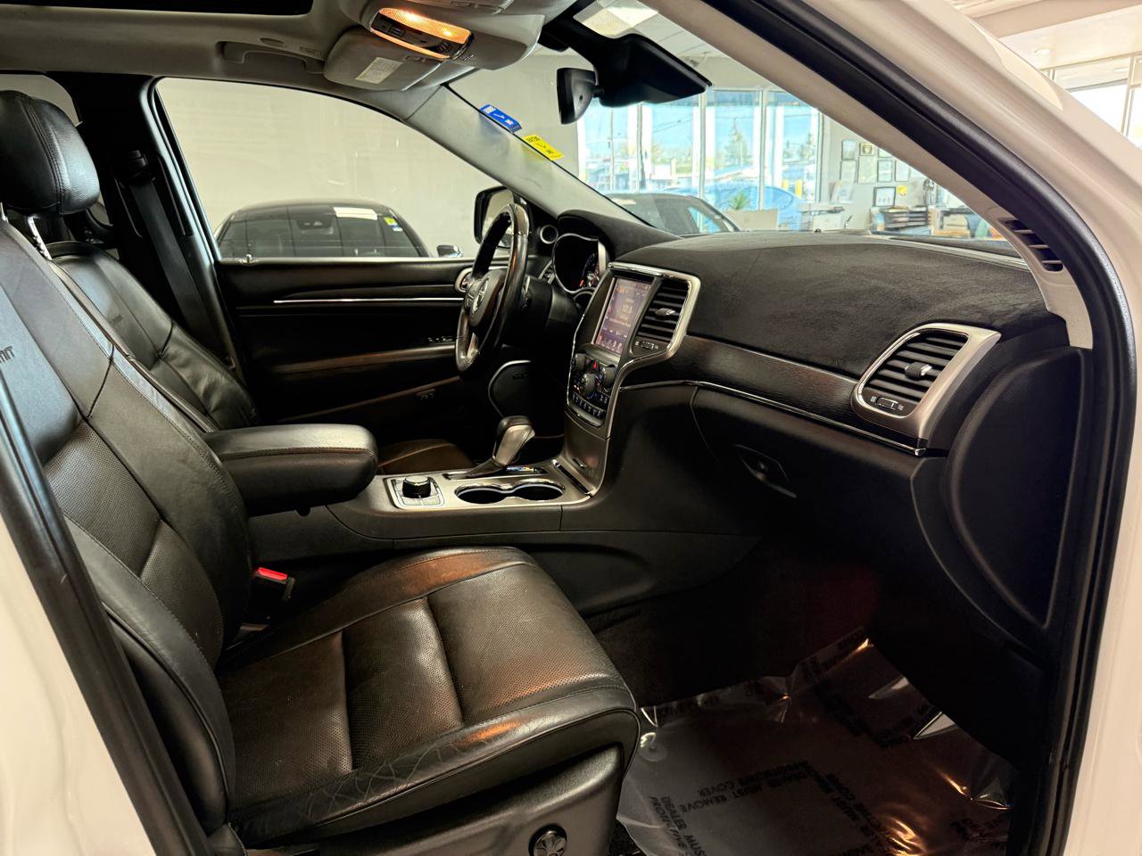 Used 2017 Jeep Grand Cherokee Summit image 26