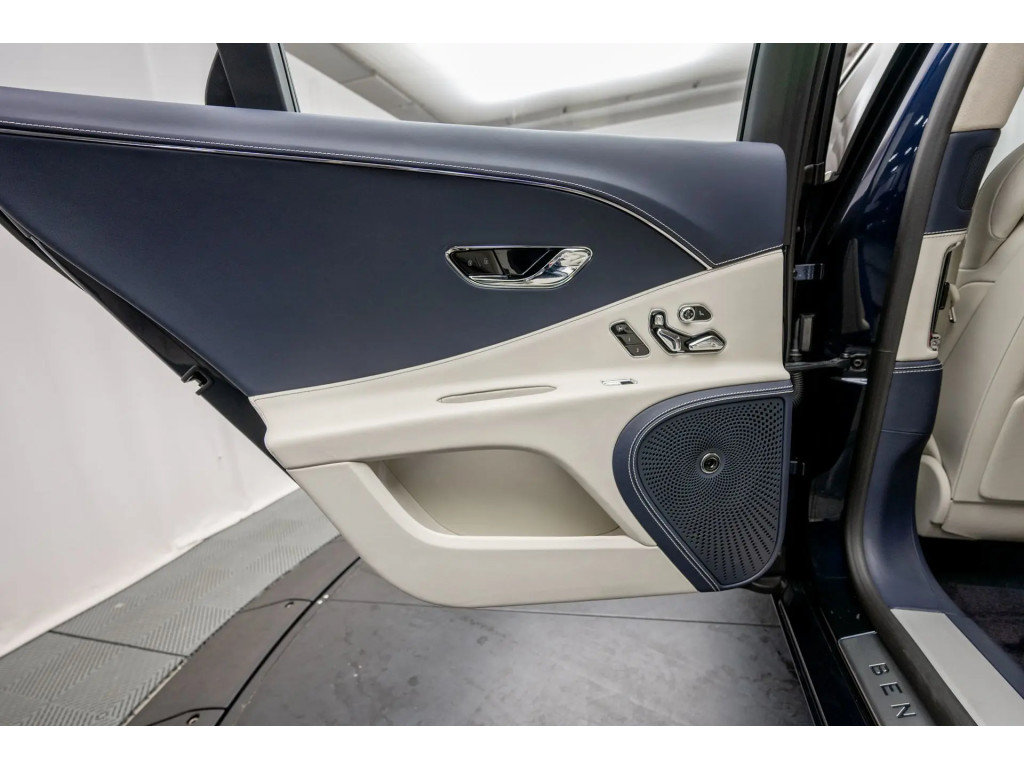 Certified 2023 Bentley Flying Spur V8 AWD/4WD image 37