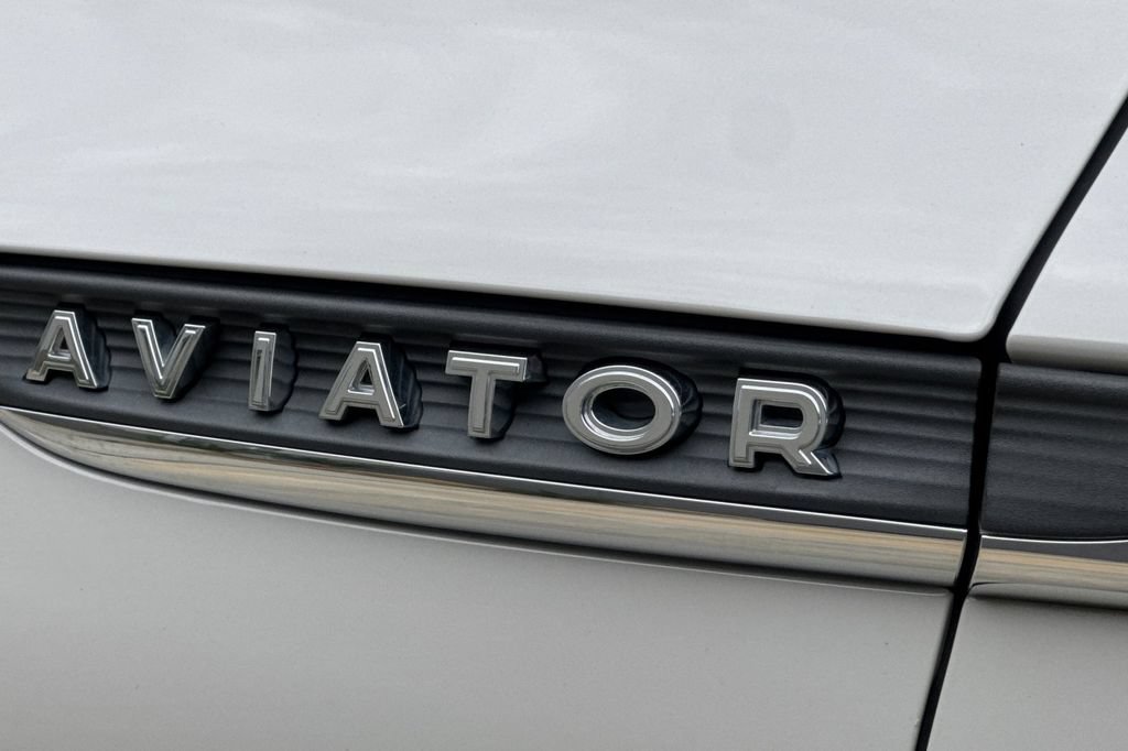 Used 2021 Lincoln Aviator 2WD w/ Elements Package image 36