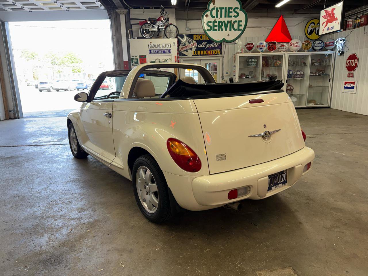Used 2005 Chrysler PT Cruiser Touring FWD image 24