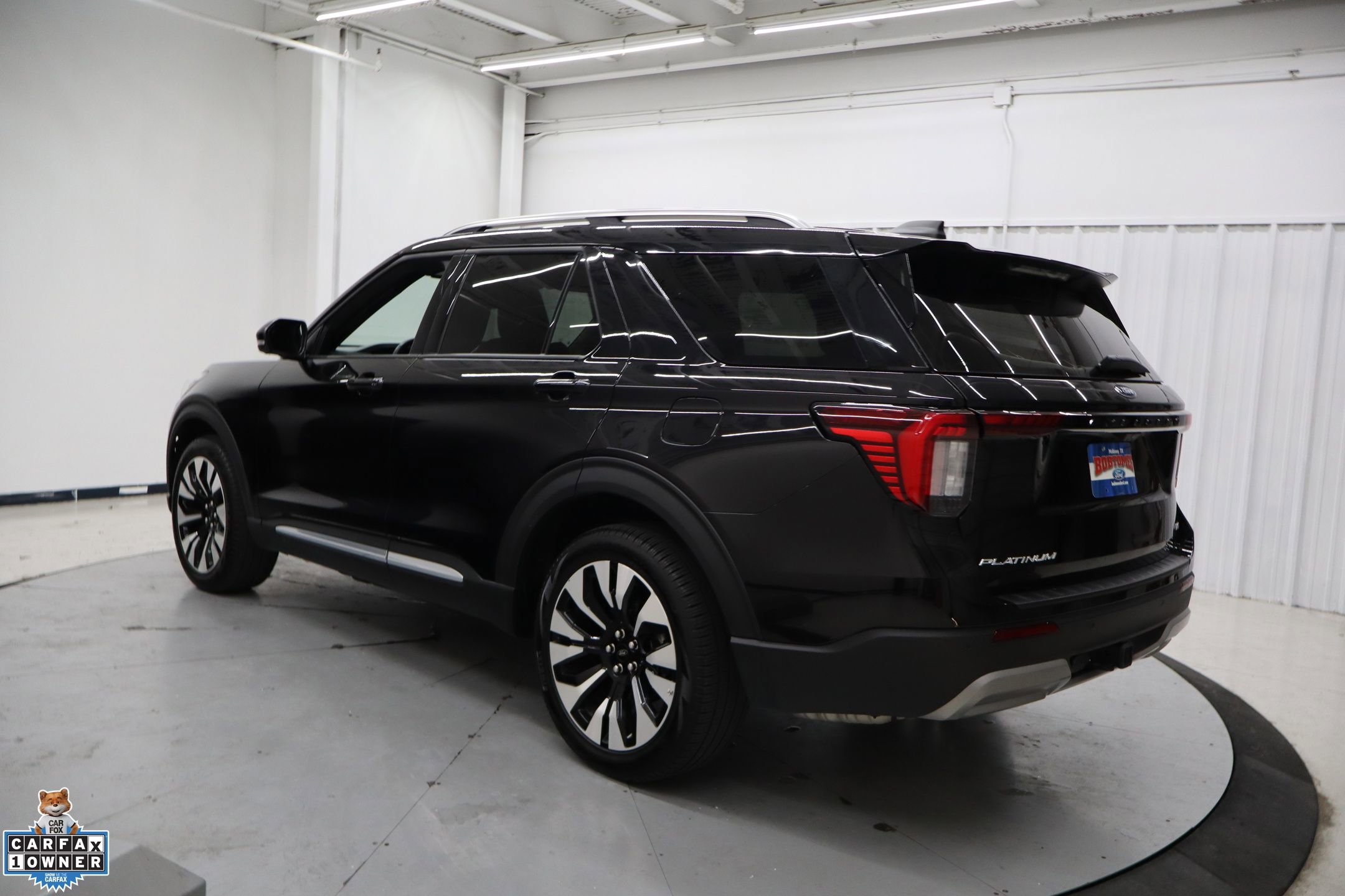 Certified 2025 Ford Explorer Platinum w/ LUX Leather Package image 8