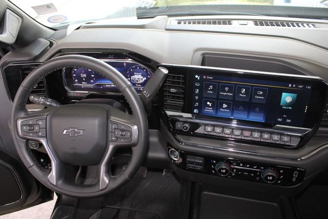 Used 2025 Chevrolet Silverado 2500 ZR2 w/ Technology Package image 23