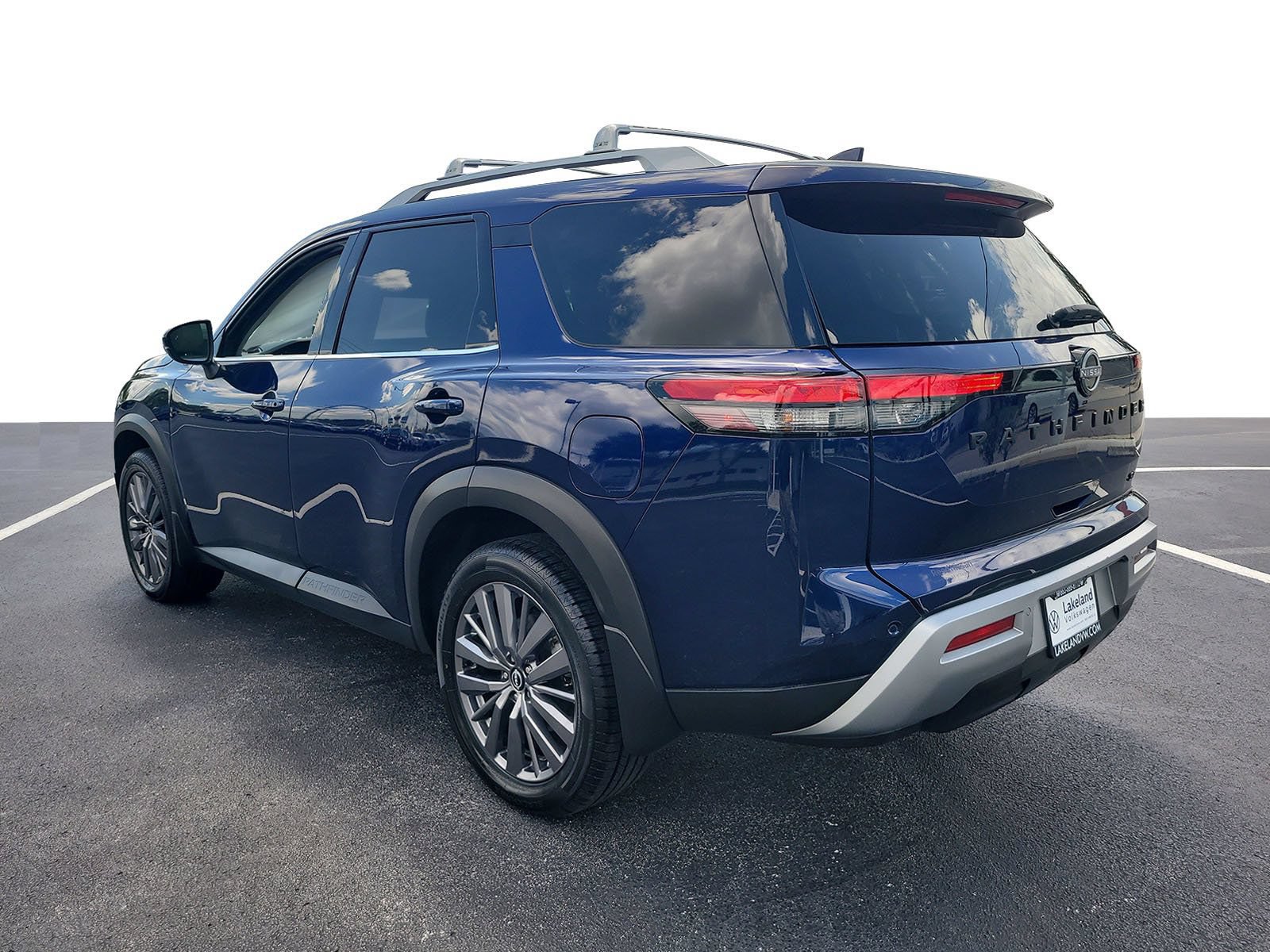 Used 2024 Nissan Pathfinder SL w/ SL Premium Package FWD image 4