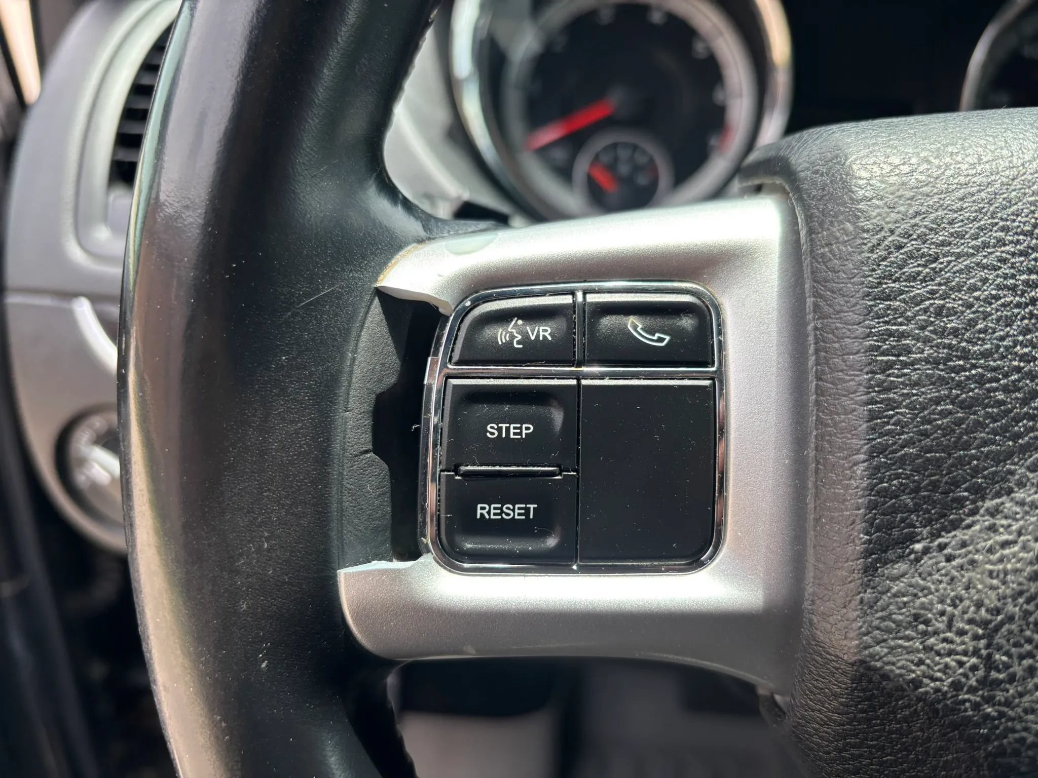Used 2018 Dodge Grand Caravan SXT w/ Blacktop Package FWD image 13