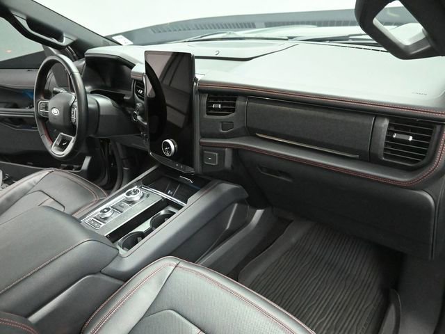 Used 2023 Ford Expedition Limited image 30