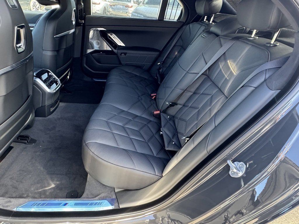 New 2026 BMW 740i image 29