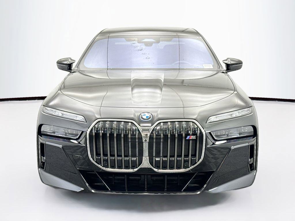 Certified 2024 BMW i7 M70 w/ Executive Package image 2