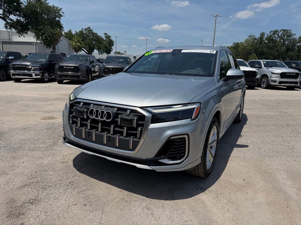Used 2025 Audi Q7 3.0T Premium Plus AWD/4WD image 2