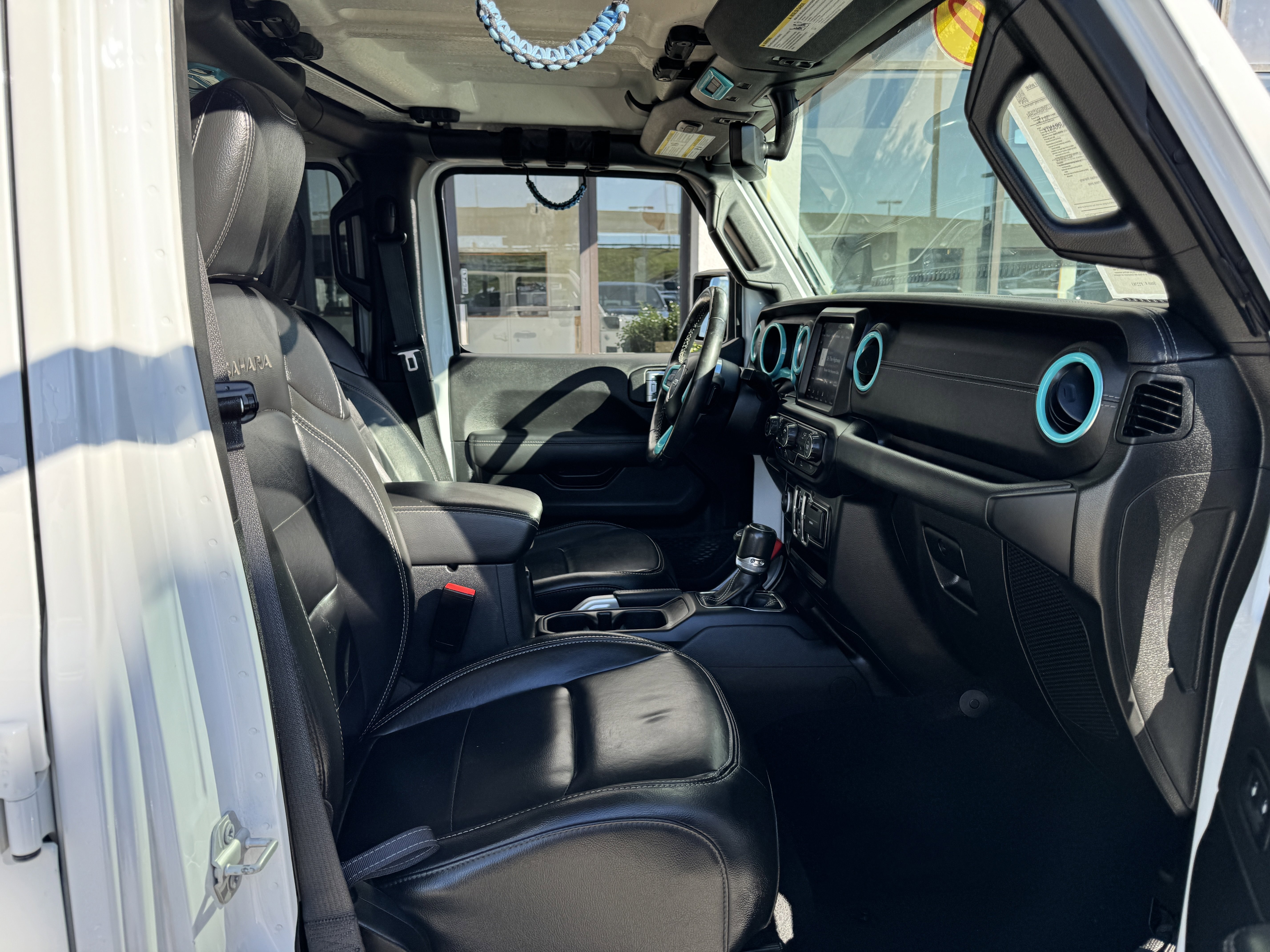 Used 2022 Jeep Wrangler Unlimited Sahara w/ Cold Weather Group image 24