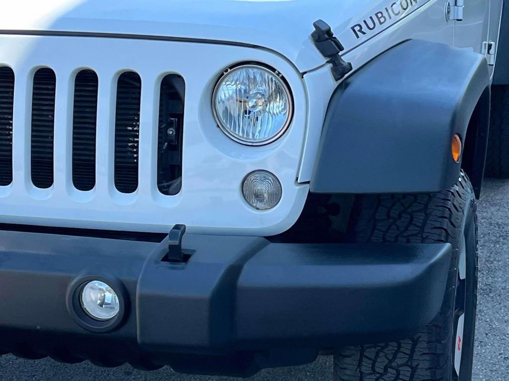 Used 2014 Jeep Wrangler Unlimited Rubicon w/ Max Tow Package AWD/4WD image 9