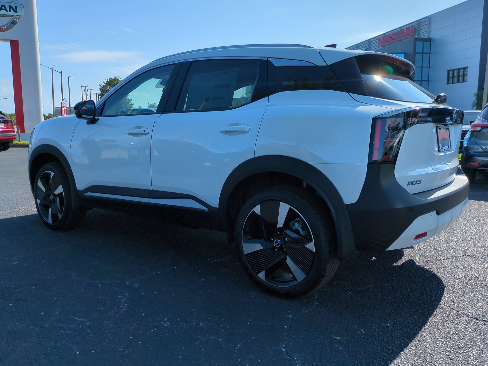 New 2026 Nissan Kicks SR FWD image 6