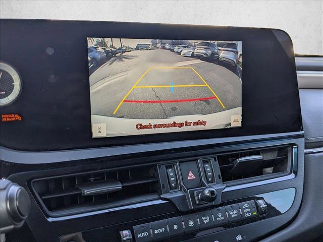 Used 2023 Lexus ES 300h F Sport image 16