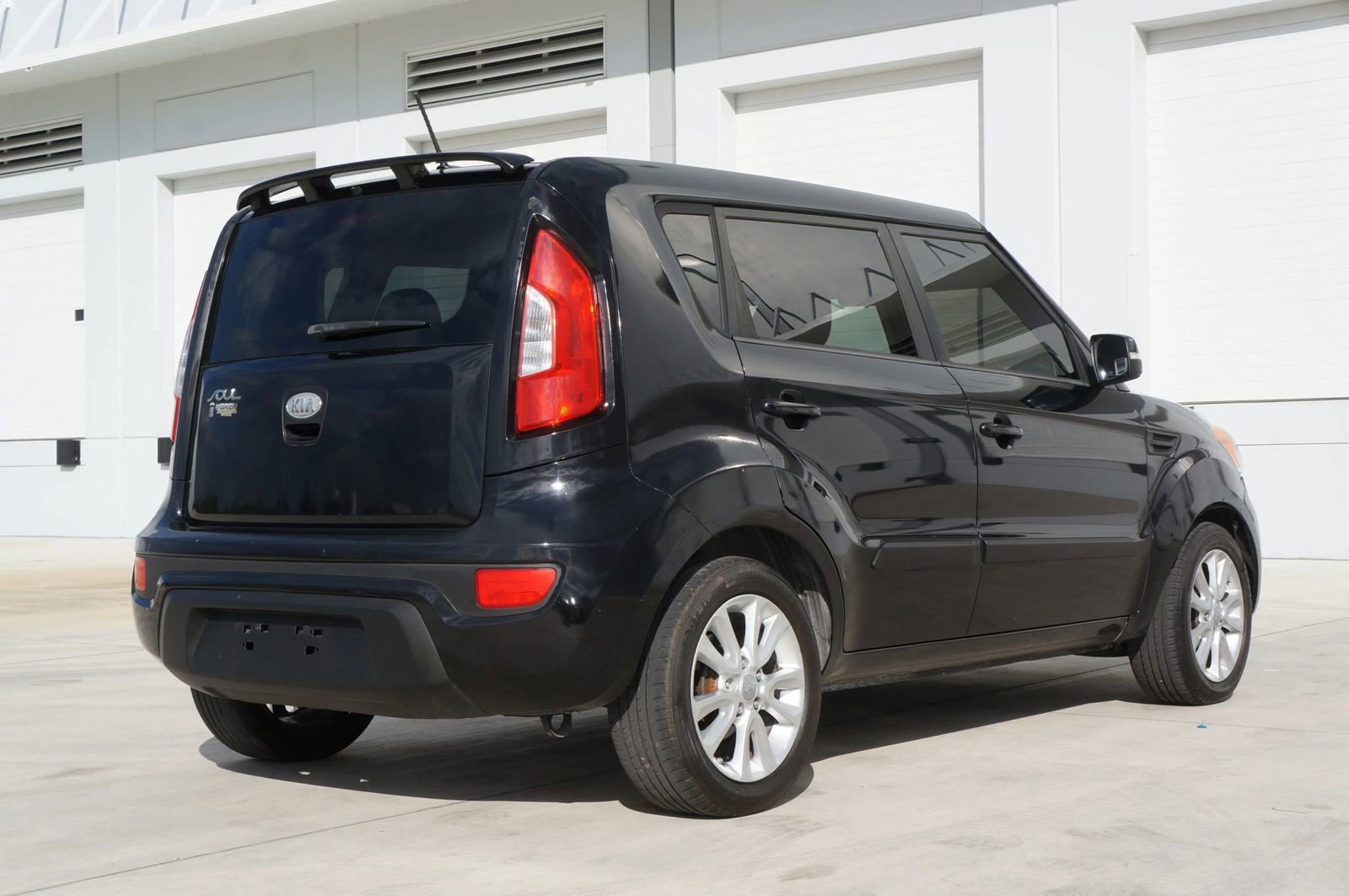 Used 2012 Kia Soul + FWD image 11