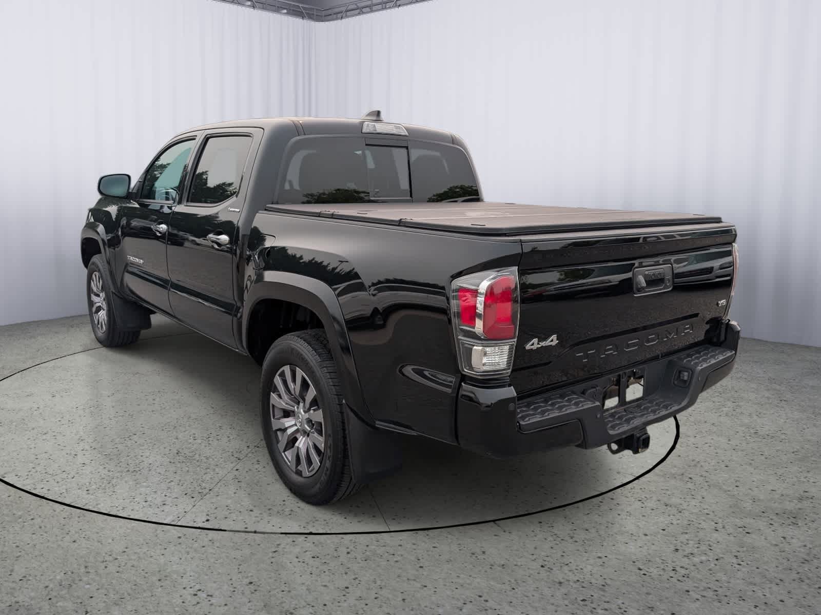 Used 2023 Toyota Tacoma Limited AWD/4WD image 5