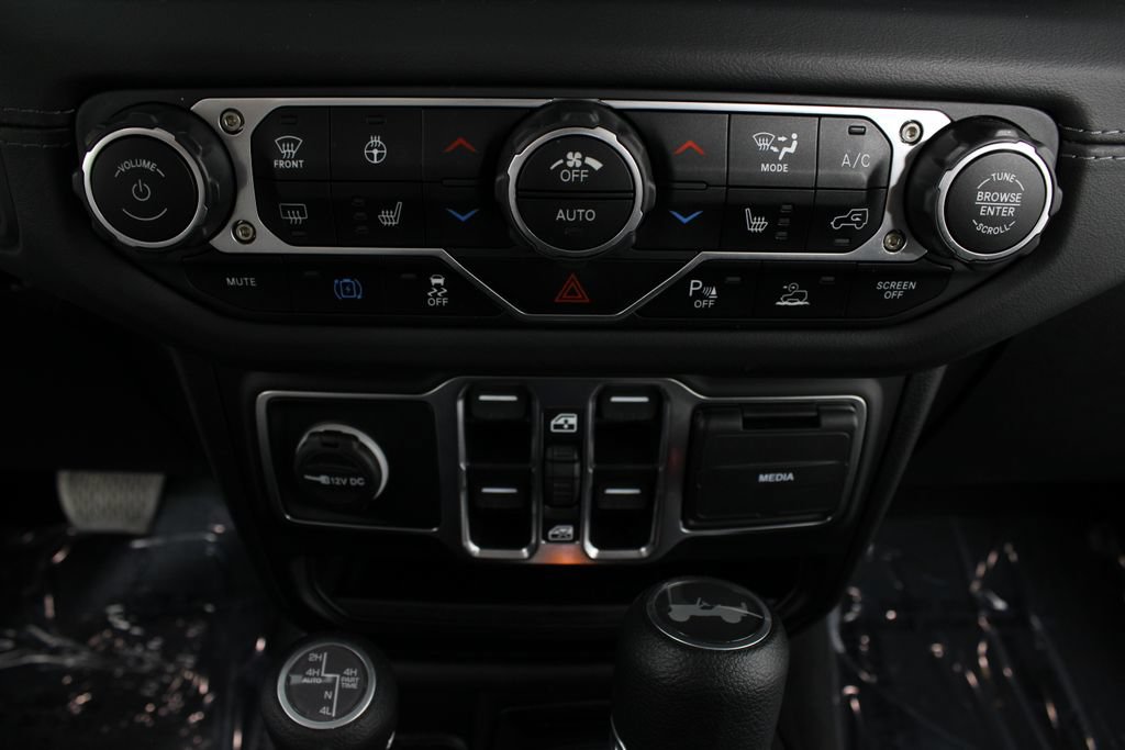 Used 2025 Jeep Wrangler Unlimited Sahara w/ Safety Group AWD/4WD image 6