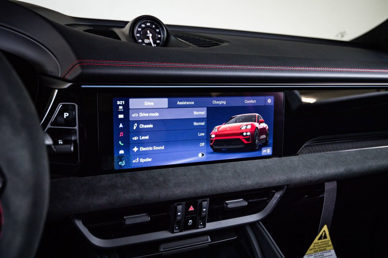 New 2026 Porsche Macan GTS Electric image 18