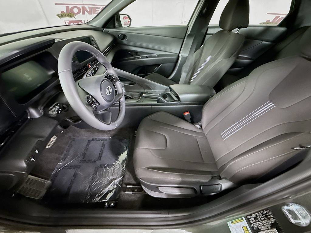 Used 2025 Hyundai Elantra Sport FWD image 24