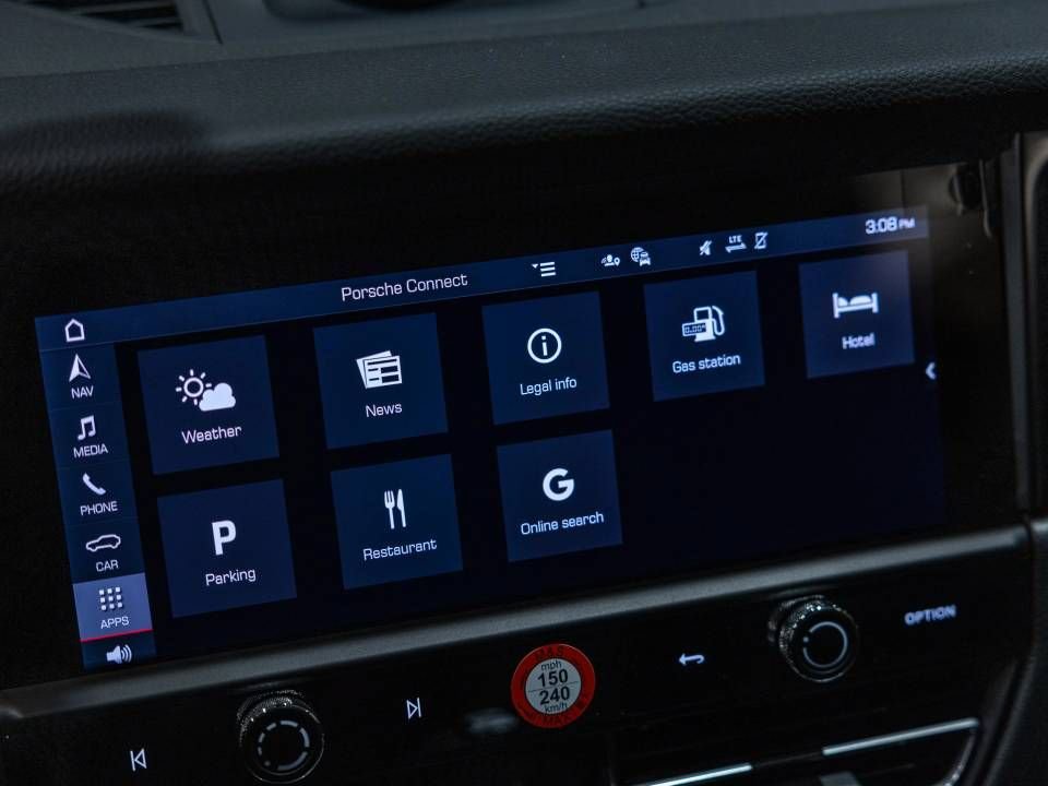 Certified 2026 Porsche Macan AWD/4WD image 35