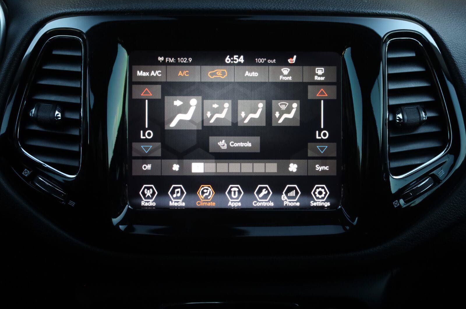 Used 2018 Jeep Compass Limited AWD/4WD image 36