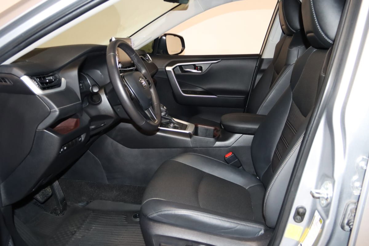 Used 2022 Toyota RAV4 Limited AWD/4WD image 32