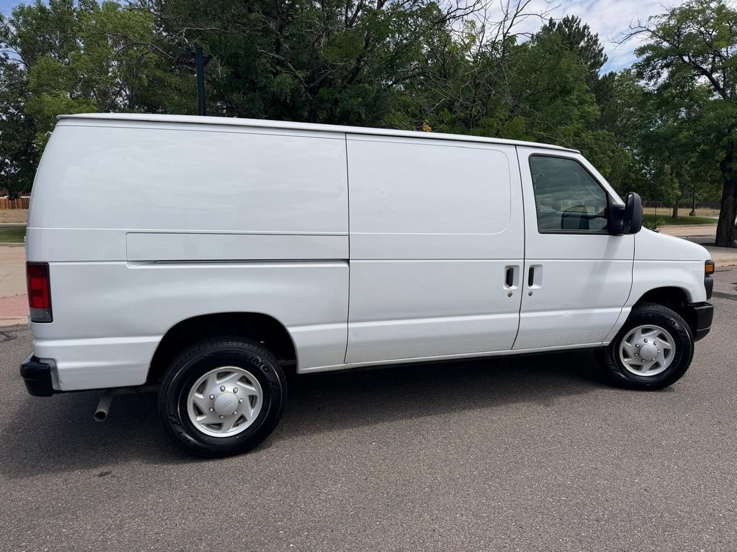 Used 2009 Ford E-250 and Econoline 250 RWD image 4