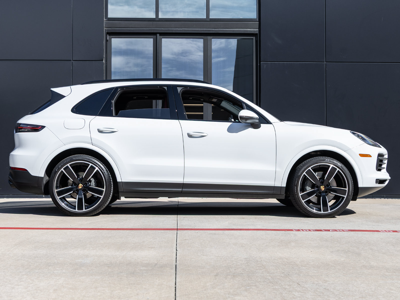 Certified 2023 Porsche Cayenne S Platinum AWD/4WD image 12